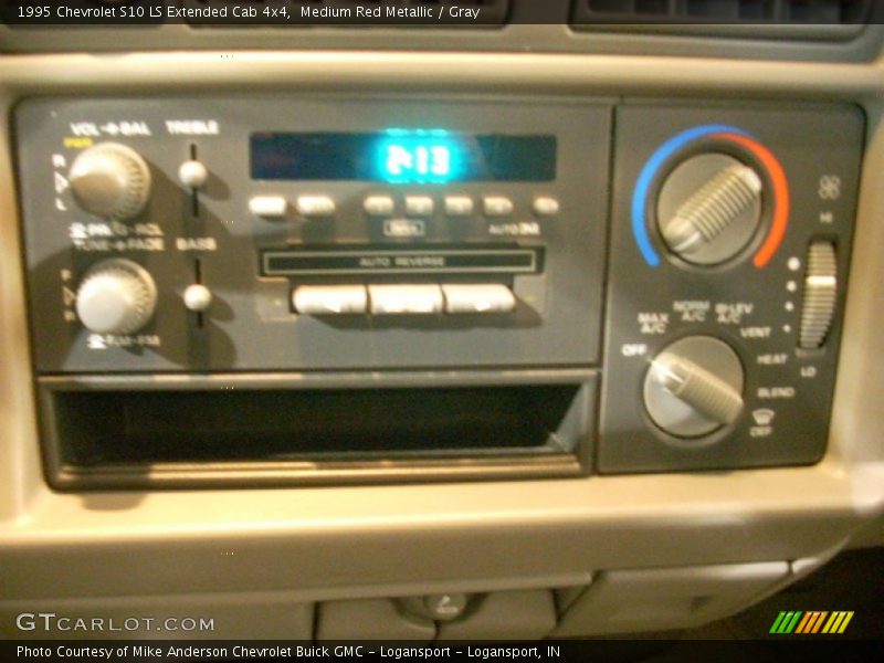 Medium Red Metallic / Gray 1995 Chevrolet S10 LS Extended Cab 4x4