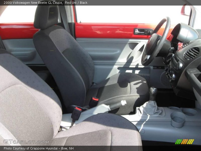Red Uni / Black 2000 Volkswagen New Beetle GL Coupe