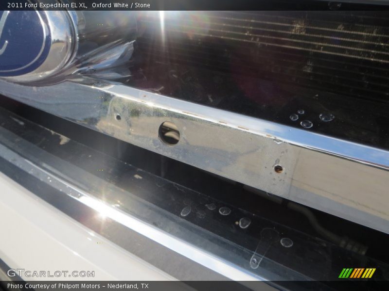 Oxford White / Stone 2011 Ford Expedition EL XL