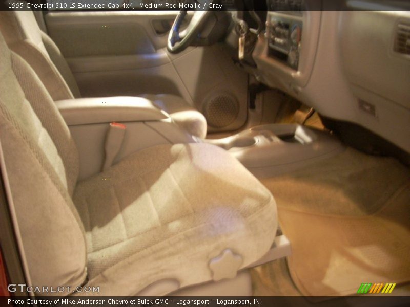 Medium Red Metallic / Gray 1995 Chevrolet S10 LS Extended Cab 4x4