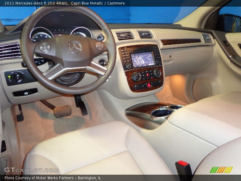 Dashboard of 2011 R 350 4Matic