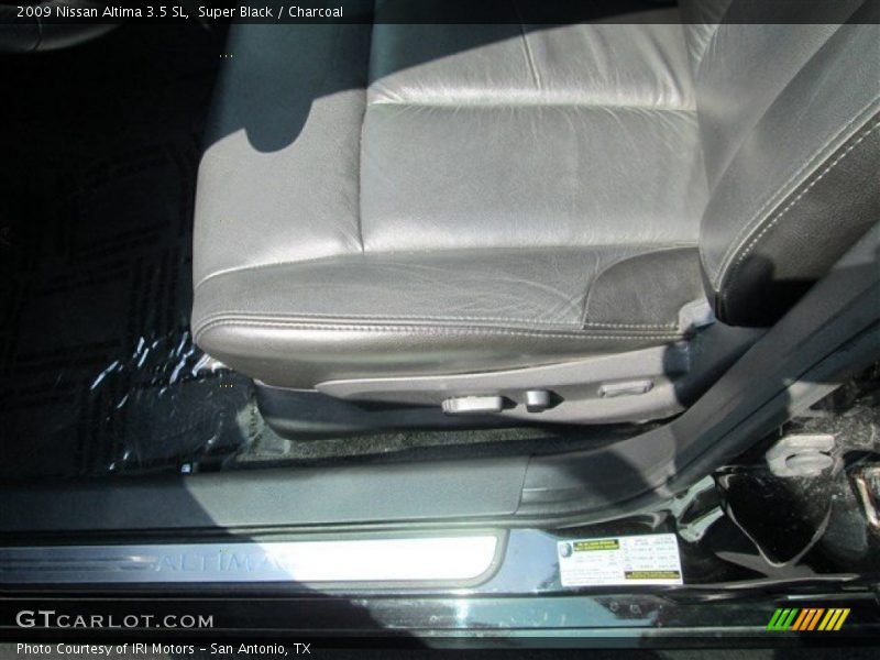 Super Black / Charcoal 2009 Nissan Altima 3.5 SL