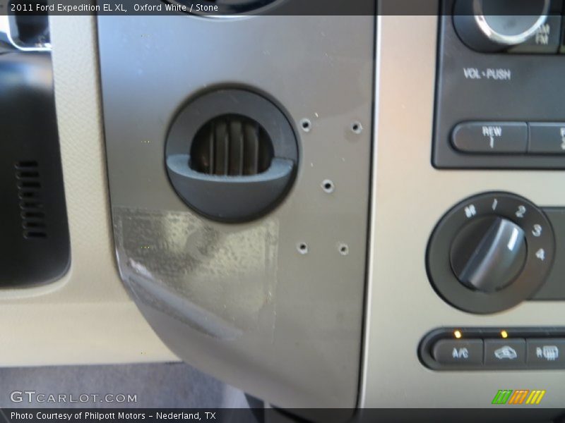 Oxford White / Stone 2011 Ford Expedition EL XL