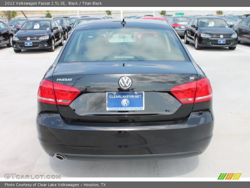 Black / Titan Black 2013 Volkswagen Passat 2.5L SE