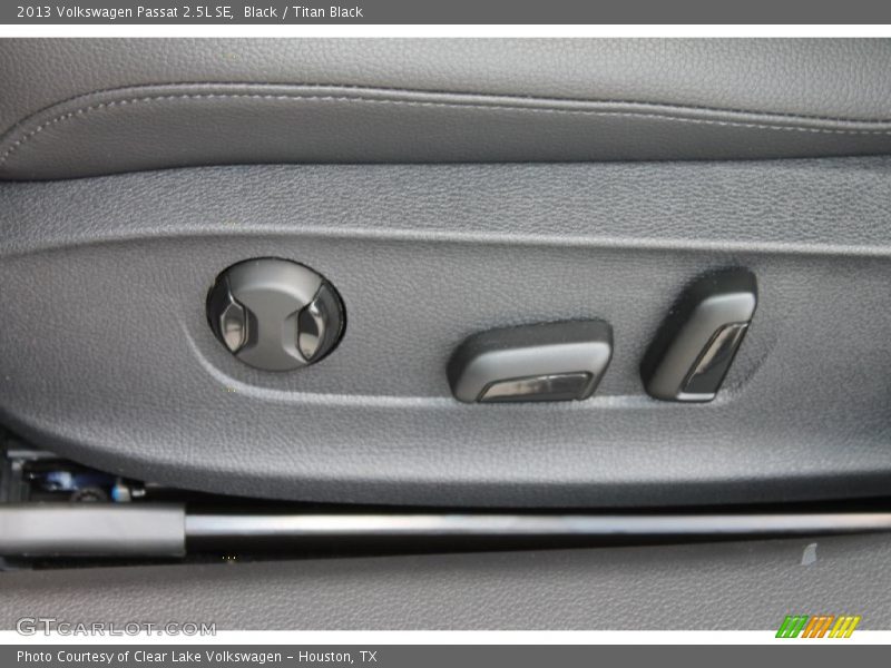 Black / Titan Black 2013 Volkswagen Passat 2.5L SE