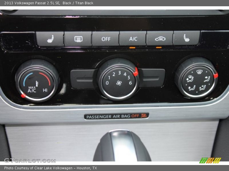 Black / Titan Black 2013 Volkswagen Passat 2.5L SE