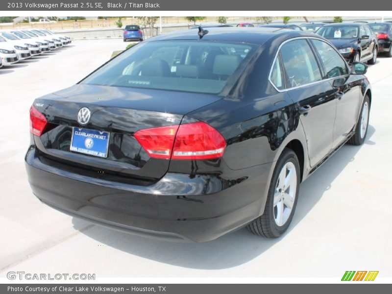 Black / Titan Black 2013 Volkswagen Passat 2.5L SE