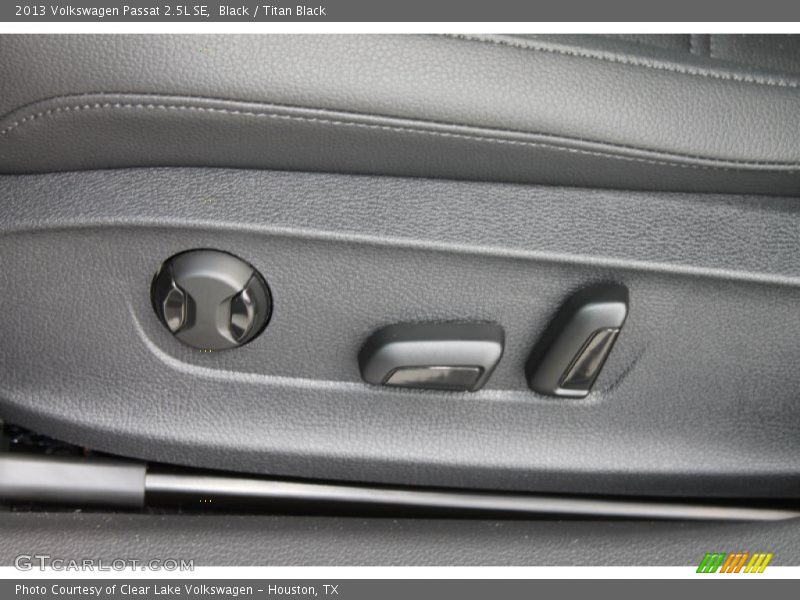 Black / Titan Black 2013 Volkswagen Passat 2.5L SE