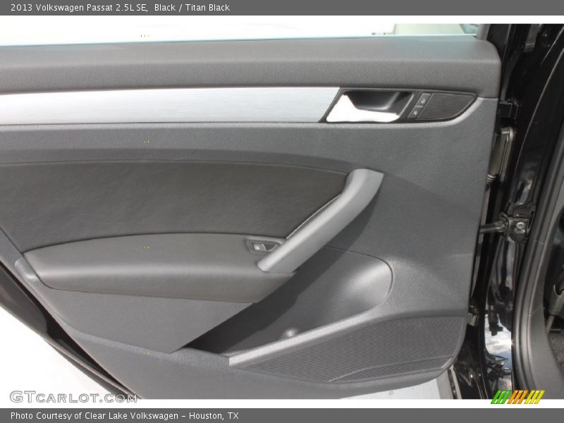 Black / Titan Black 2013 Volkswagen Passat 2.5L SE