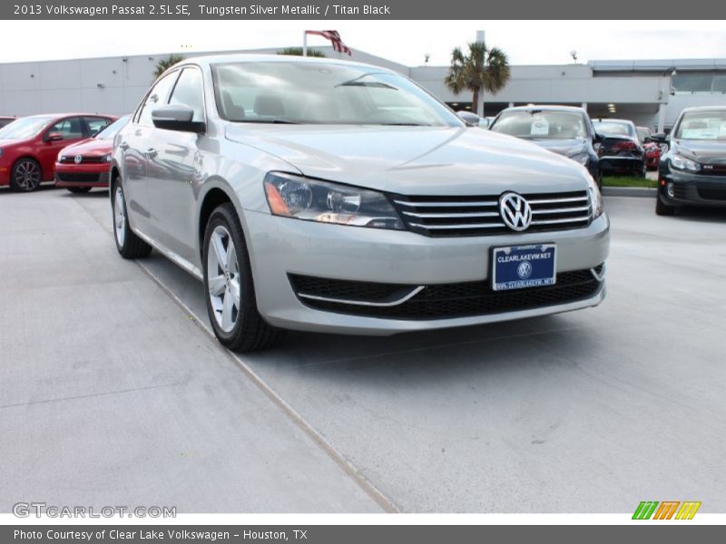 Tungsten Silver Metallic / Titan Black 2013 Volkswagen Passat 2.5L SE