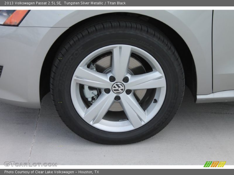 Tungsten Silver Metallic / Titan Black 2013 Volkswagen Passat 2.5L SE