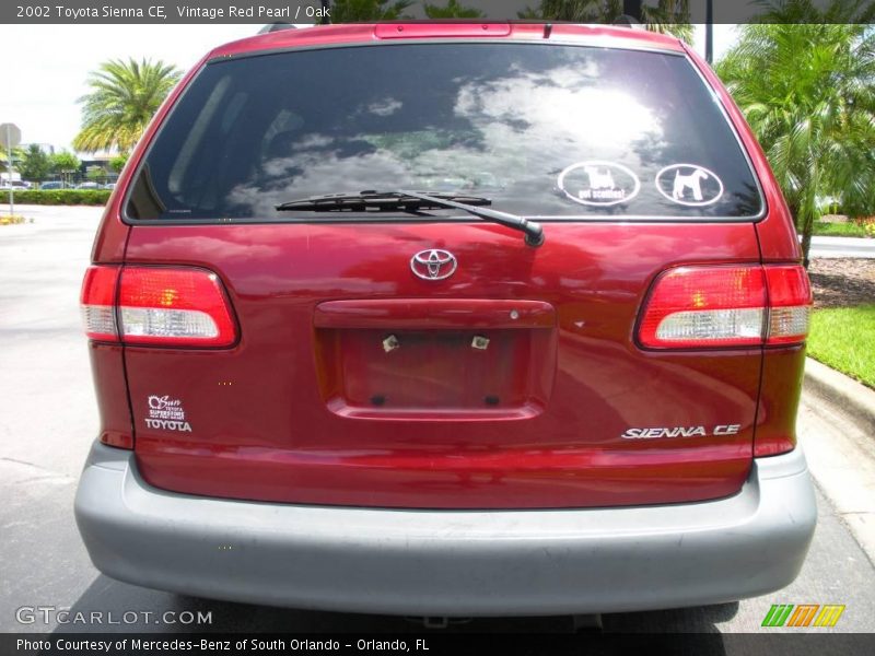 Vintage Red Pearl / Oak 2002 Toyota Sienna CE