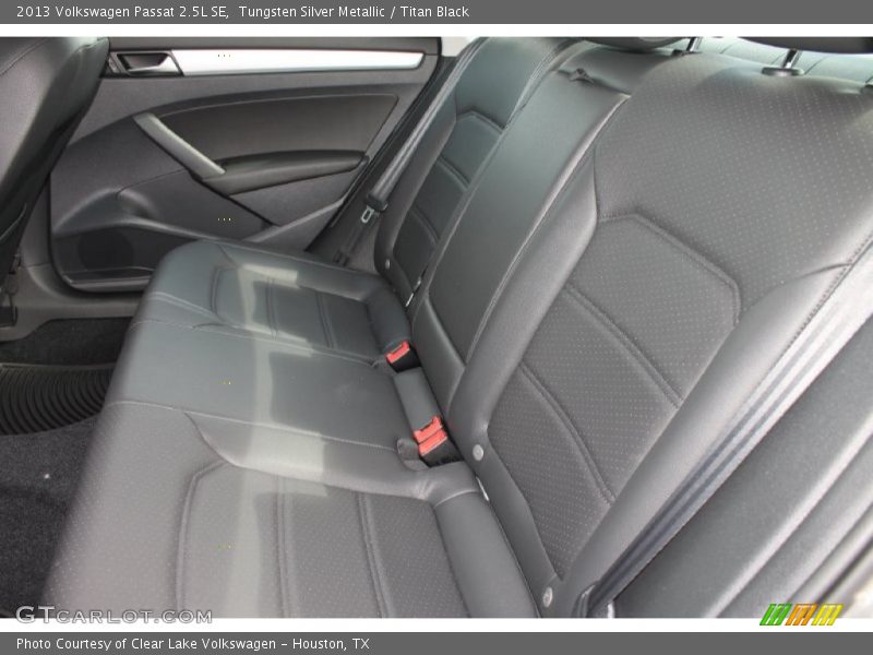 Tungsten Silver Metallic / Titan Black 2013 Volkswagen Passat 2.5L SE