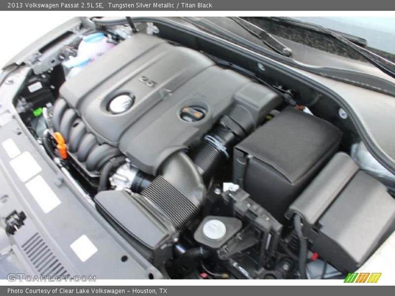 Tungsten Silver Metallic / Titan Black 2013 Volkswagen Passat 2.5L SE