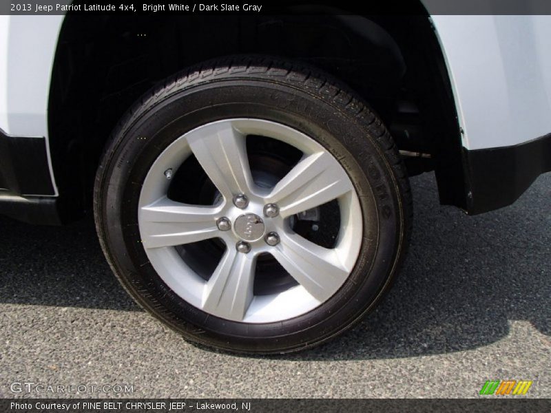 Bright White / Dark Slate Gray 2013 Jeep Patriot Latitude 4x4