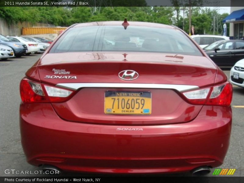 Venetian Red / Black 2011 Hyundai Sonata SE