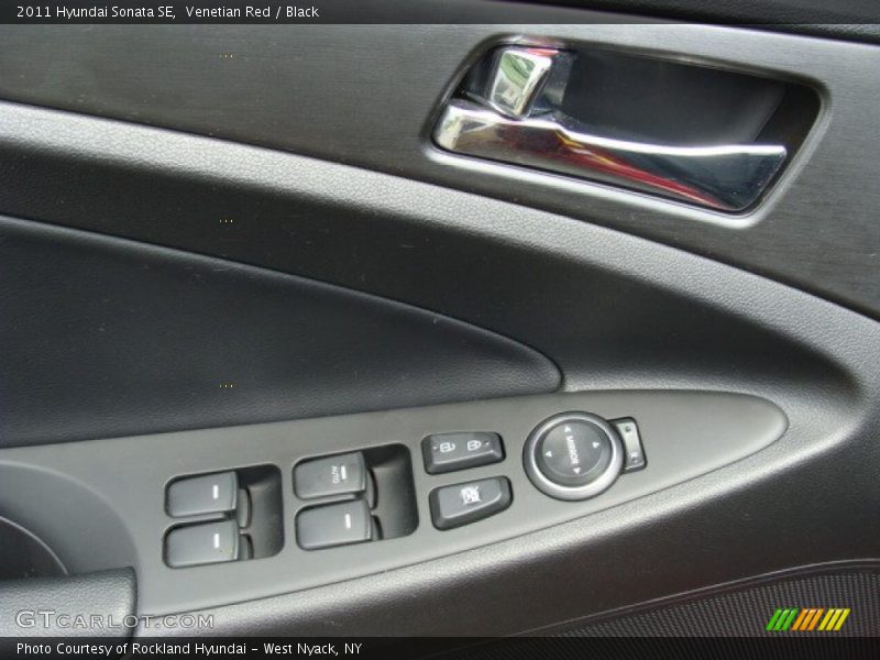 Venetian Red / Black 2011 Hyundai Sonata SE