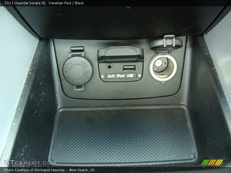 Venetian Red / Black 2011 Hyundai Sonata SE