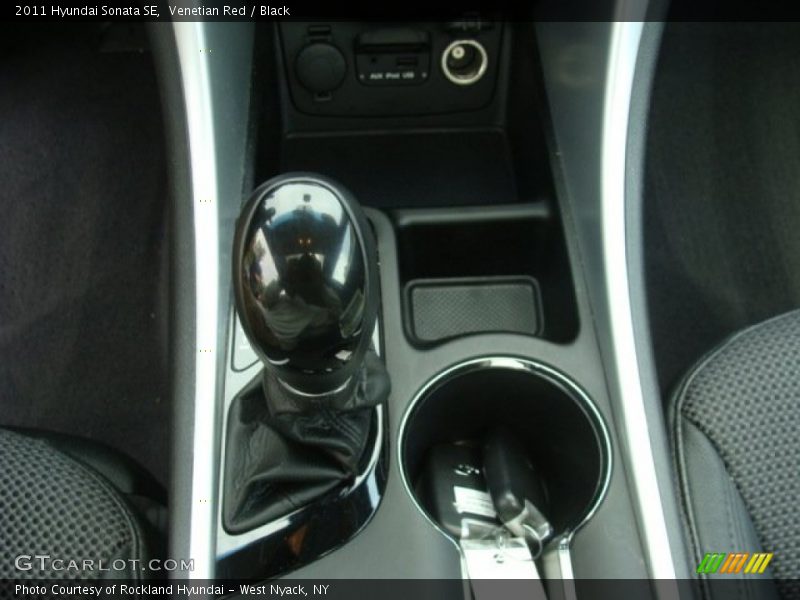 Venetian Red / Black 2011 Hyundai Sonata SE