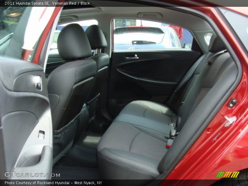 Venetian Red / Black 2011 Hyundai Sonata SE