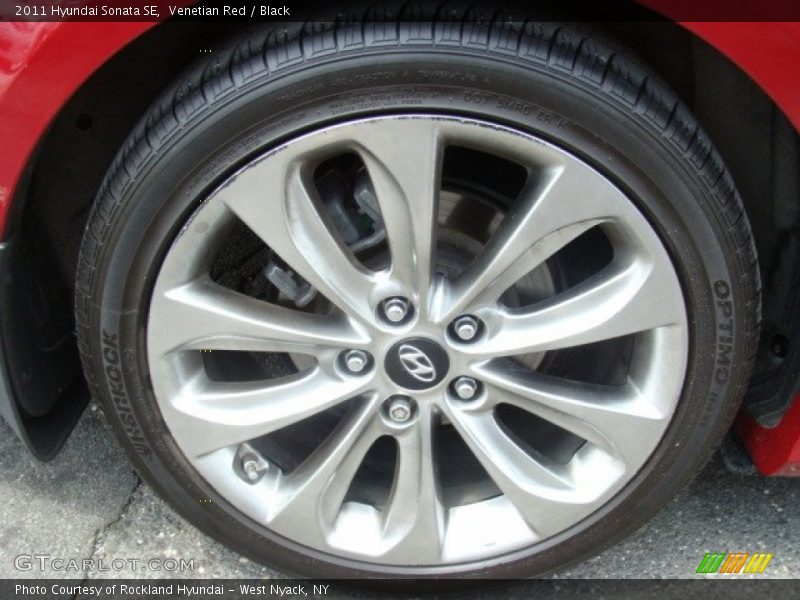 Venetian Red / Black 2011 Hyundai Sonata SE