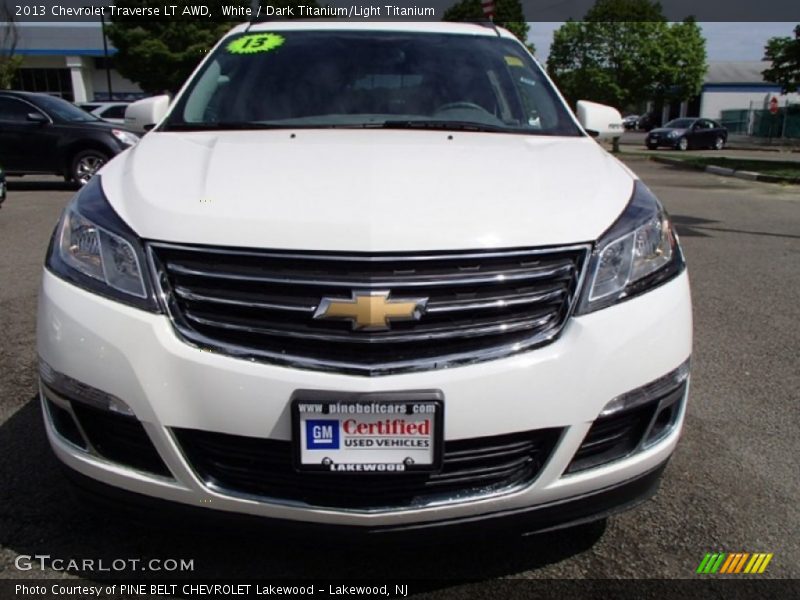 White / Dark Titanium/Light Titanium 2013 Chevrolet Traverse LT AWD