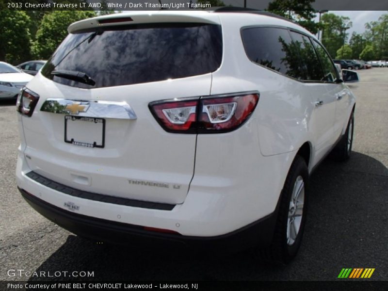 White / Dark Titanium/Light Titanium 2013 Chevrolet Traverse LT AWD