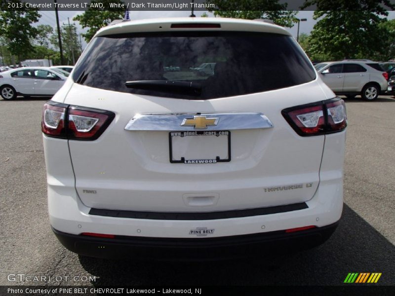 White / Dark Titanium/Light Titanium 2013 Chevrolet Traverse LT AWD