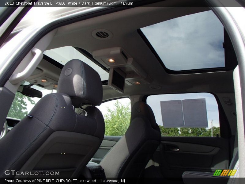 White / Dark Titanium/Light Titanium 2013 Chevrolet Traverse LT AWD
