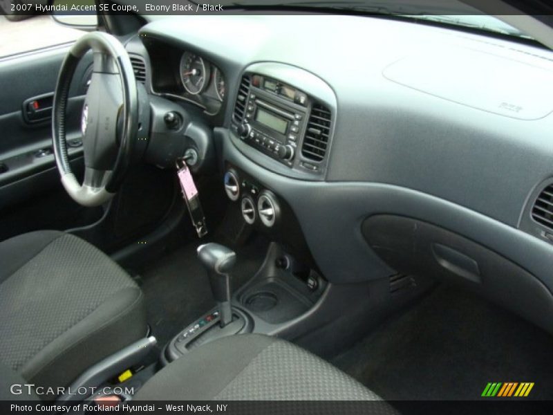 Ebony Black / Black 2007 Hyundai Accent SE Coupe