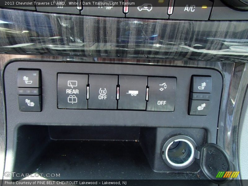 White / Dark Titanium/Light Titanium 2013 Chevrolet Traverse LT AWD