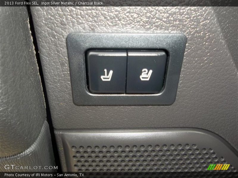 Ingot Silver Metallic / Charcoal Black 2013 Ford Flex SEL