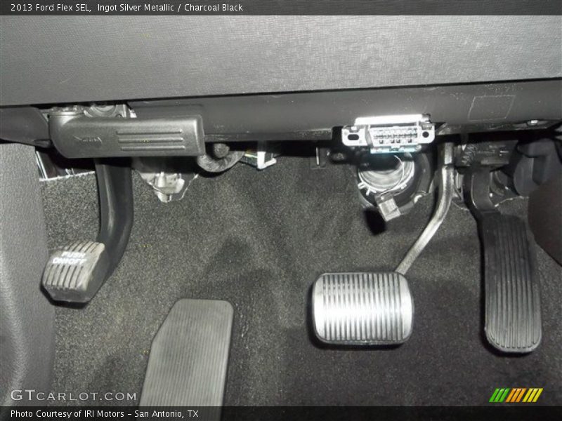 Ingot Silver Metallic / Charcoal Black 2013 Ford Flex SEL