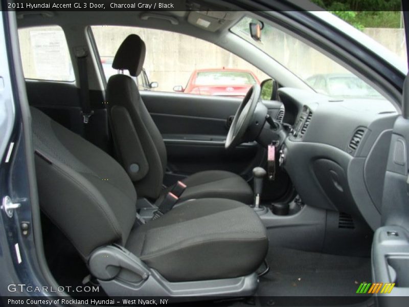 Front Seat of 2011 Accent GL 3 Door