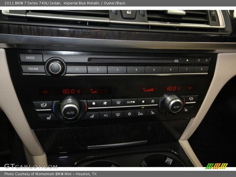 Controls of 2011 7 Series 740Li Sedan