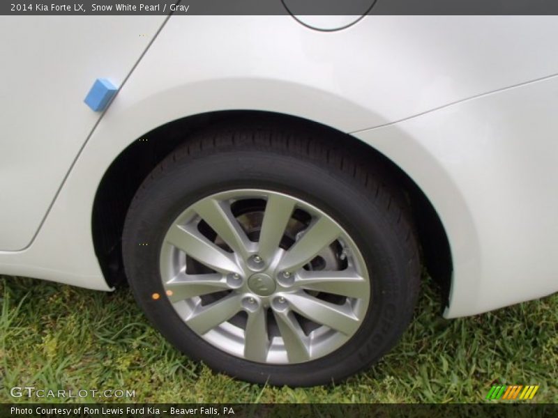Snow White Pearl / Gray 2014 Kia Forte LX
