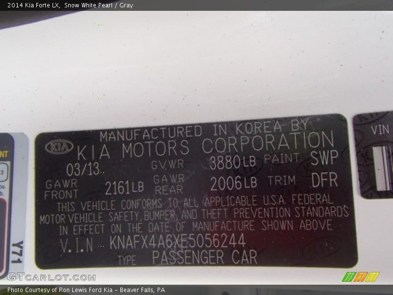 Snow White Pearl / Gray 2014 Kia Forte LX