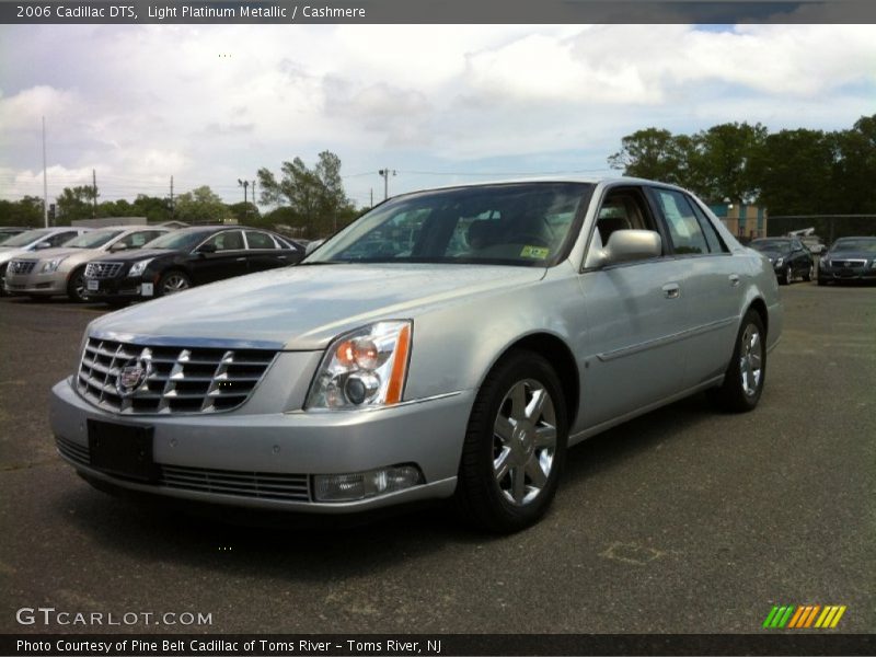Light Platinum Metallic / Cashmere 2006 Cadillac DTS