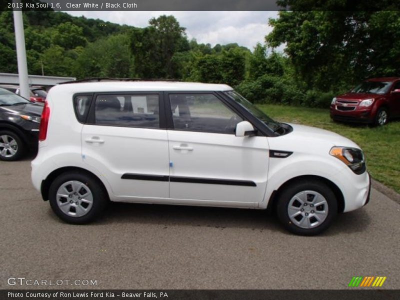 Clear White / Black Cloth 2013 Kia Soul 1.6