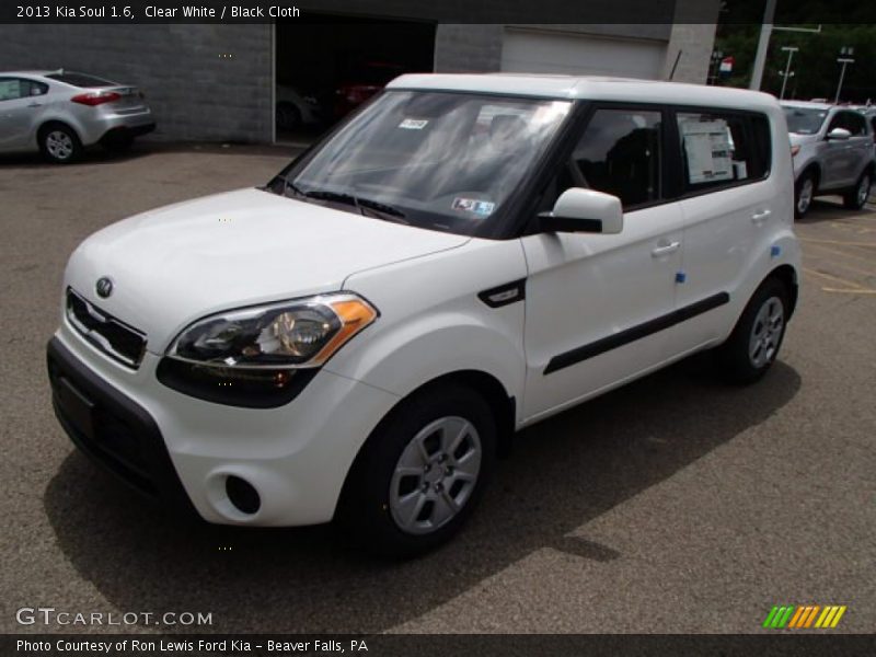 Clear White / Black Cloth 2013 Kia Soul 1.6