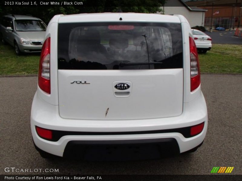 Clear White / Black Cloth 2013 Kia Soul 1.6