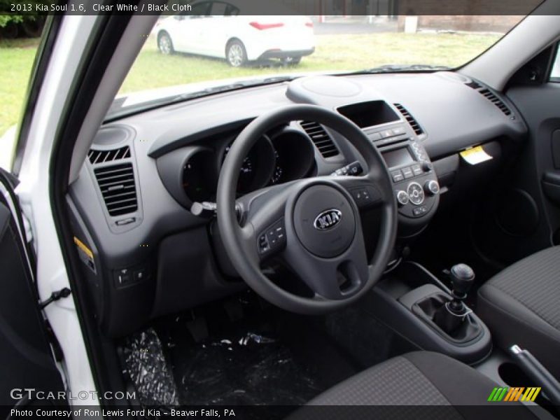 Clear White / Black Cloth 2013 Kia Soul 1.6