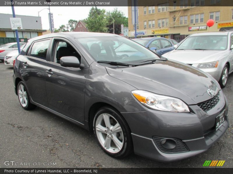Magnetic Gray Metallic / Dark Charcoal 2009 Toyota Matrix S