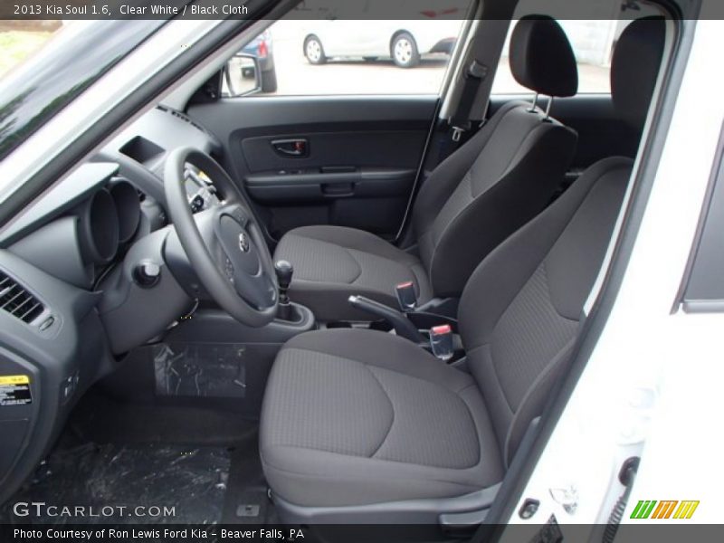 Clear White / Black Cloth 2013 Kia Soul 1.6