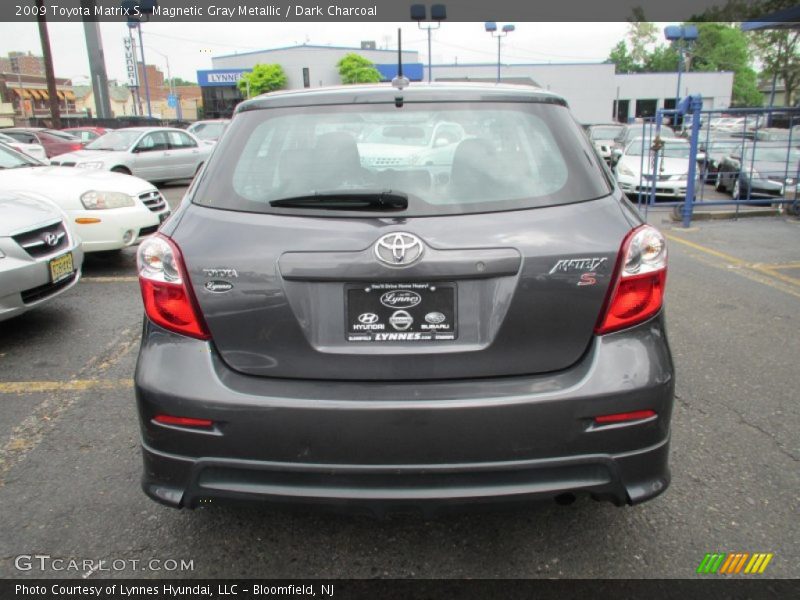 Magnetic Gray Metallic / Dark Charcoal 2009 Toyota Matrix S