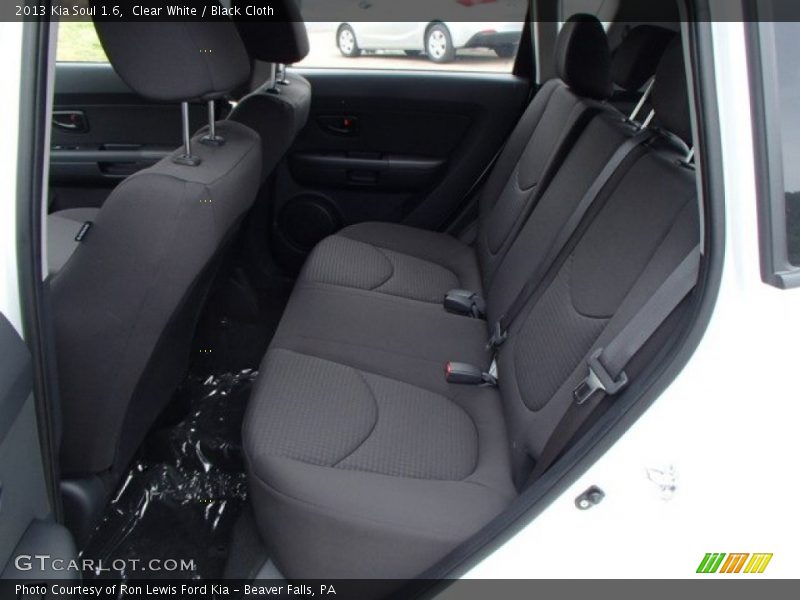 Clear White / Black Cloth 2013 Kia Soul 1.6