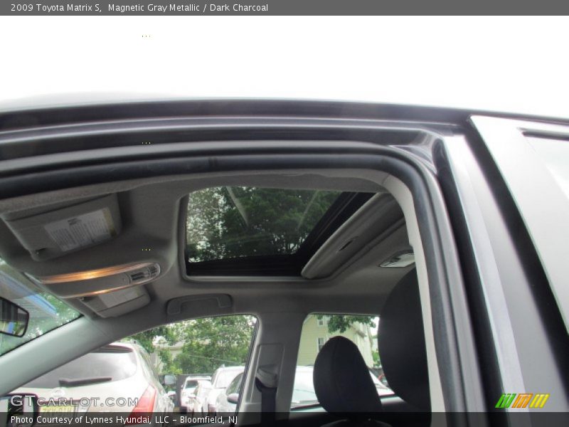 Magnetic Gray Metallic / Dark Charcoal 2009 Toyota Matrix S