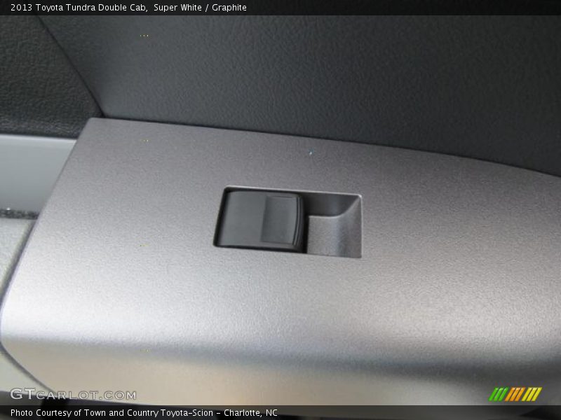 Super White / Graphite 2013 Toyota Tundra Double Cab