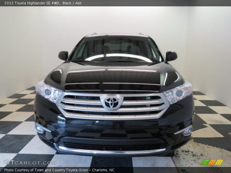 Black / Ash 2013 Toyota Highlander SE 4WD