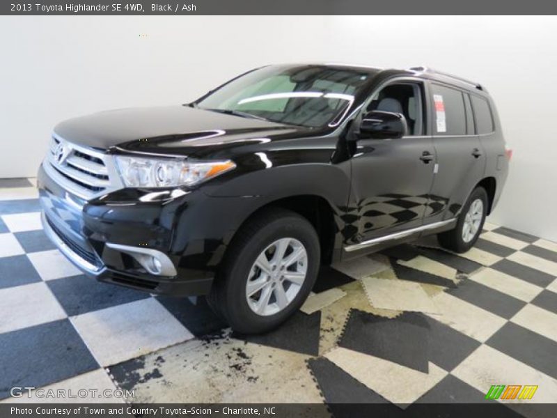 Black / Ash 2013 Toyota Highlander SE 4WD